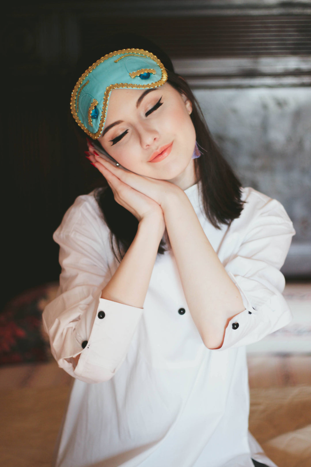 Audrey in a Bag Premium Iconic Holly Complete Sleep Costume Set with Tassel Earrings – Elegant Halloween & Everyday Loungewear - Utopiat