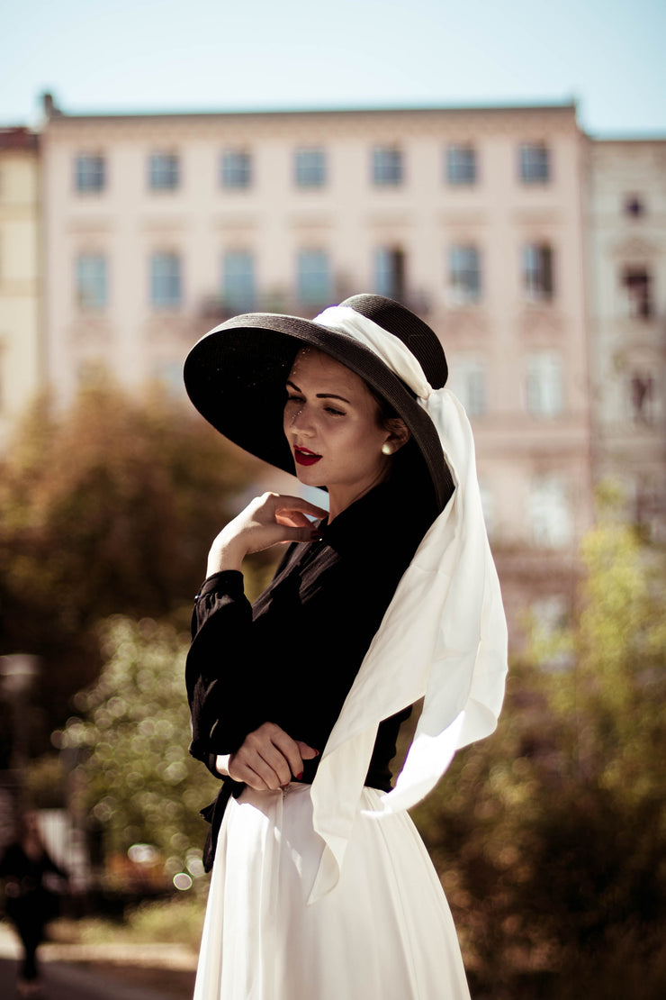 Miu Oversized Holiday Black Straw Hat