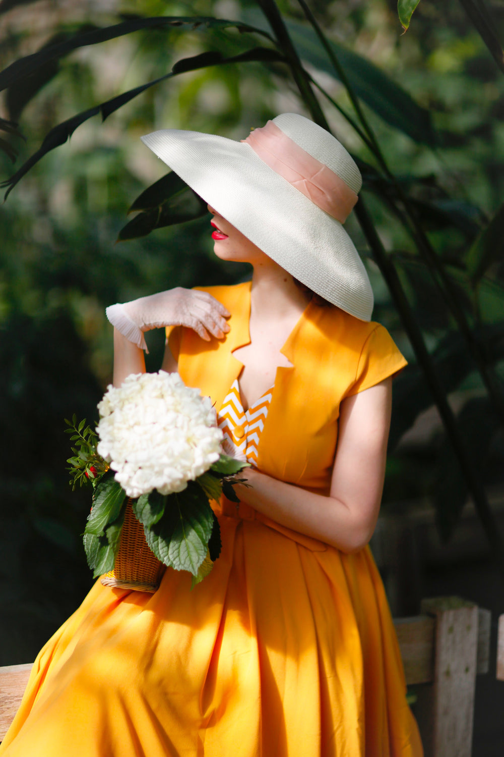 Miu Oversized Holiday White Straw Hat with 100% Silk Chiffon Scarves - Utopiat