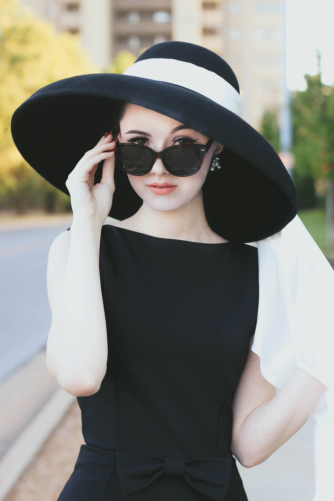 Holly Iconic Classic Black Dress Costume Set in Cotton Inspired By Audrey Hepburn Costume from Breakfast at Tiffany’s - Utopiat