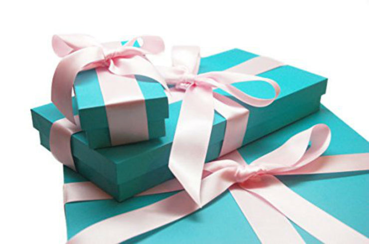 Holly Gift Boxes Inspired By Breakfast At Tiffany’s - Utopiat