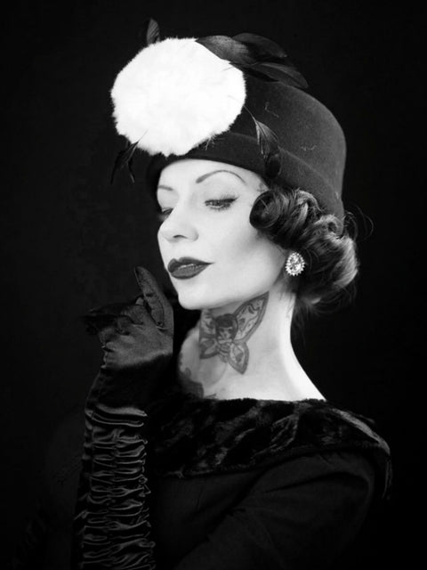 Audrey Hepburn Inspired Feather Hat - Utopiat