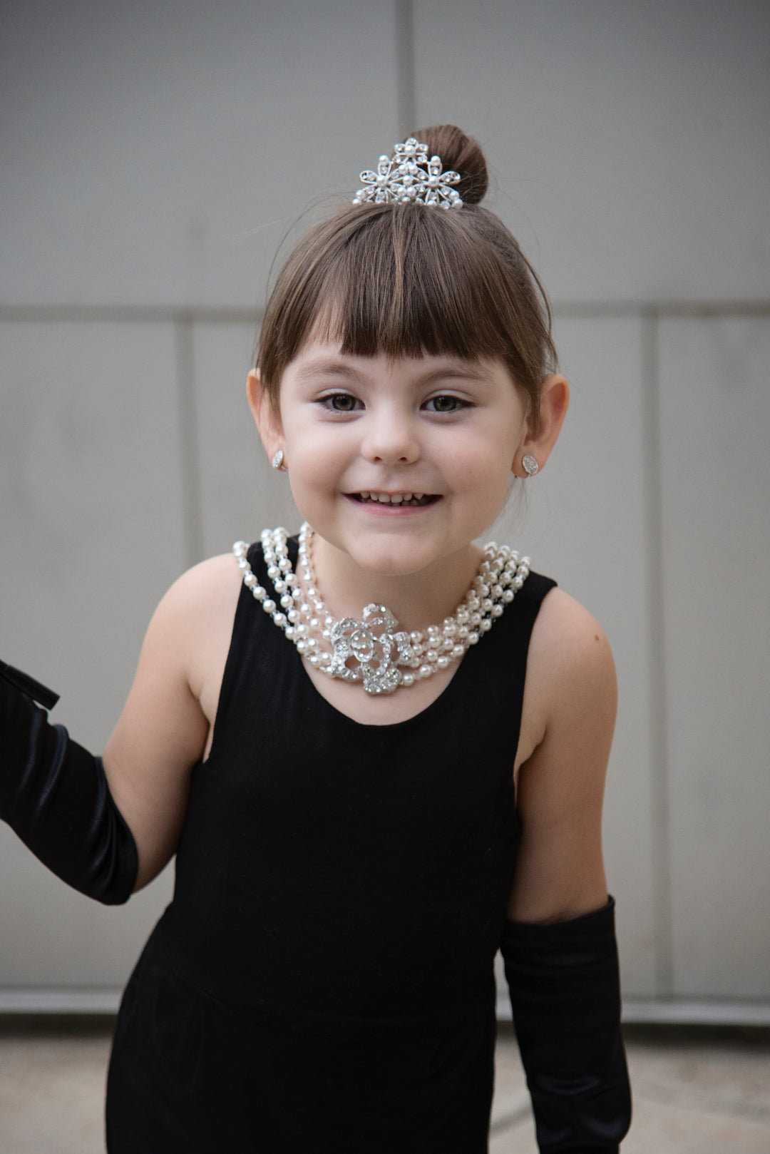 Holly Golightly Mini 5 Piece Pearl Jewelry Costume Flapper Set with Clip On Earrings Inspired by Audrey Style - Utopiat